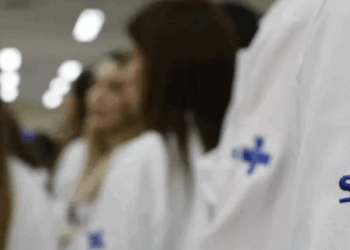 Governo Lula defende Mais Médicos, criticado pelo governo Trump