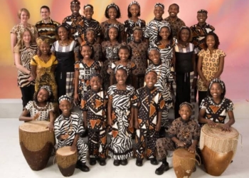 Coral africano Watoto se apresenta neste fim de semana em Campinas