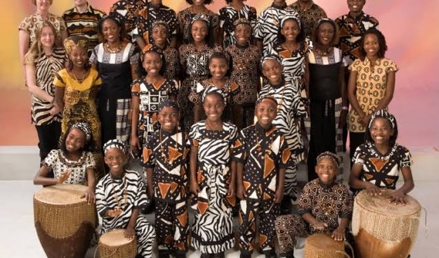 Coral africano Watoto se apresenta neste fim de semana em Campinas
