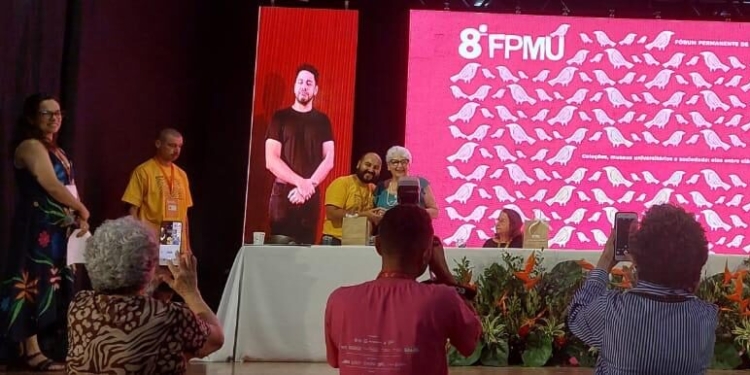 Educadora de Campinas é homenageada por sua contribuição à cultura