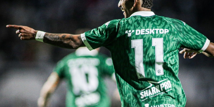 Após voleio no Dérbi 210, Mirandinha vira especialista em gols bonitos