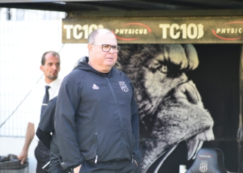 Marcelo Fernandes aproveita desfalques para testar opções na Ponte