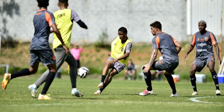 Ponte Preta vence XV de Piracicaba em  jogo-treino com gols da base