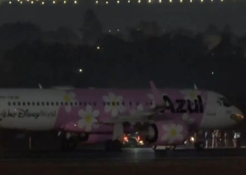 Avião da Azul com destino a Campinas faz pouso de emergência em Brasília após ameaça de bomba