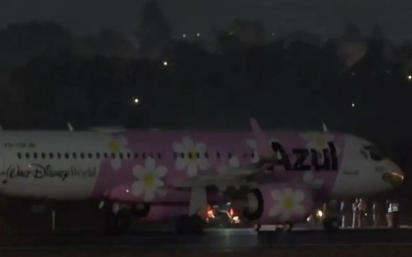 Avião da Azul com destino a Campinas faz pouso de emergência em Brasília após ameaça de bomba