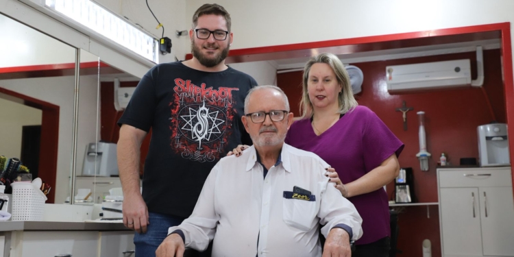 ‘Nosso Mestre’: Arlindo celebra duas décadas de trabalho lado a lado com os filhos