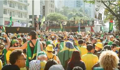 Ato em São Paulo pede anistia a Bolsonaro e exalta Trump