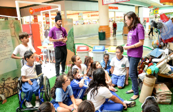 Projeto Baú das Artes capacita profissionais para atender crianças e jovens com deficiência
