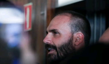 TCU recomenda que Câmara investigue gastos de Eduardo Bolsonaro
