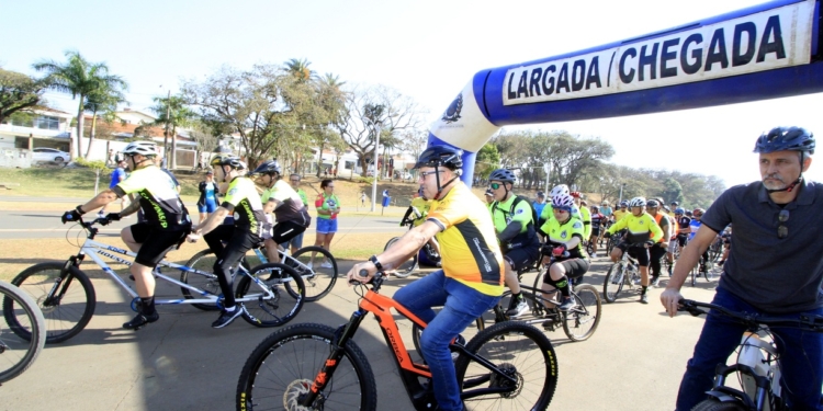 Pedal Solidário em Campinas reúne 200 ciclistas e arrecada 1 tonelada de alimentos