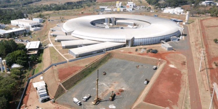 Laboratório Orion será primeiro do mundo conectado a uma fonte de luz síncrotron