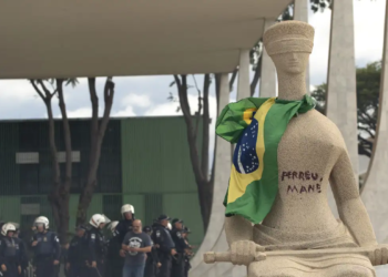 Moraes mantém condenação de mulher de Paulínia que pichou estátua