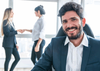 Artigo: O que aprendi sobre liderança observando quem resolve na prática – por Rafael Teixeira