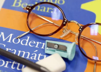 Oftalmologistas apontam risco de atendimento por pessoas sem formação