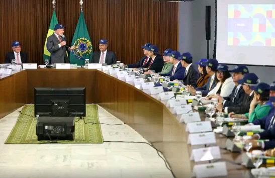 Lula rebate Trump e diz que Brasil não aceitará ofensas