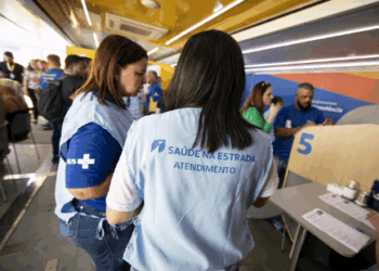 Projeto Saúde na Estrada oferece atendimento gratuito a caminhoneiros