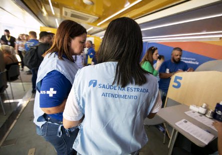 Projeto Saúde na Estrada oferece atendimento gratuito a caminhoneiros