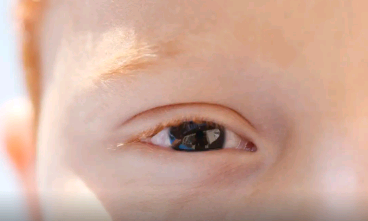 Cartilha sobre saúde ocular na infância orienta pais e professores