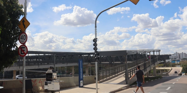 Emdec ativará semáforo de travessia junto à Estação BRT Ipaussurama