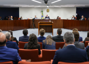 1º dia de julgamento: Moraes fala que pacificação não significa impunidade