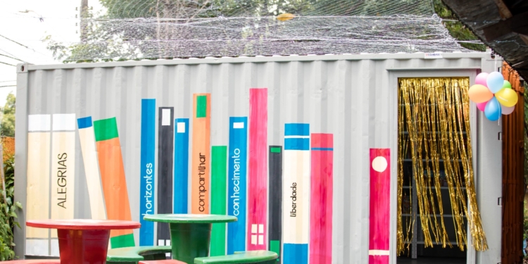 Edital seleciona escola pública para receber container que abrigará acervo de livros