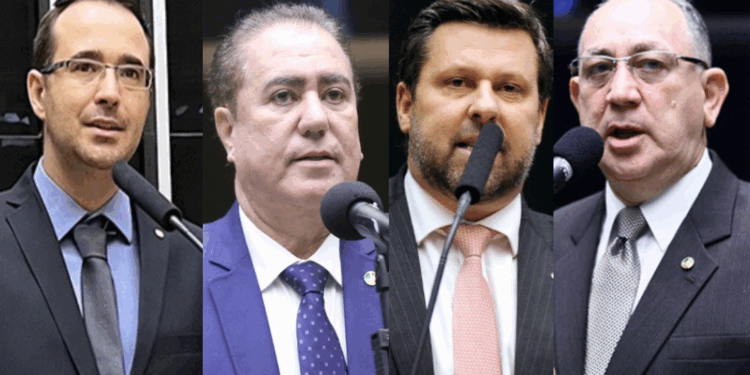Três dos quatro deputados da RMC votam a favor da PEC da Blindagem