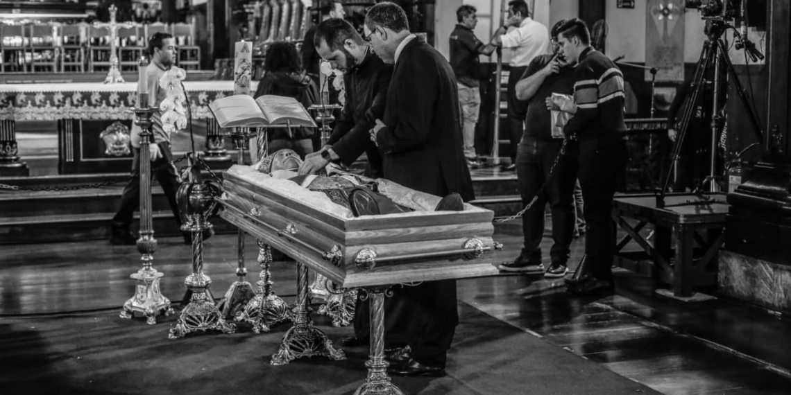 Dom Gilberto é sepultado na cripta da Catedral Metropolitana; veja fotos
