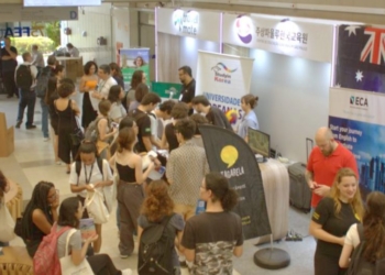 Feira de intercâmbio na USP promove contato com representantes de países, agências e universidades