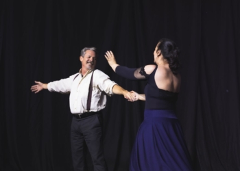 Setembro Verde e Azul: Dança e poesia através de sinais na palma da mão