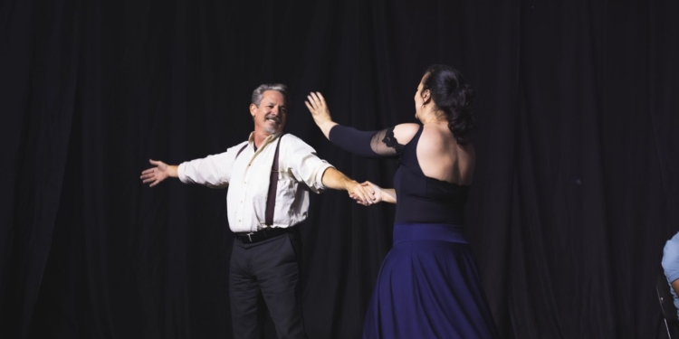 Setembro Verde e Azul: Dança e poesia através de sinais na palma da mão