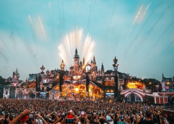 Trabalhe no Tomorrowland Brasil 2025: empresa abre 30 vagas para funções de acesso e orientação