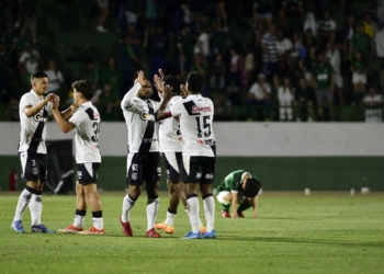 Dominante como visitante, Ponte Preta mantém marcas na Série C
