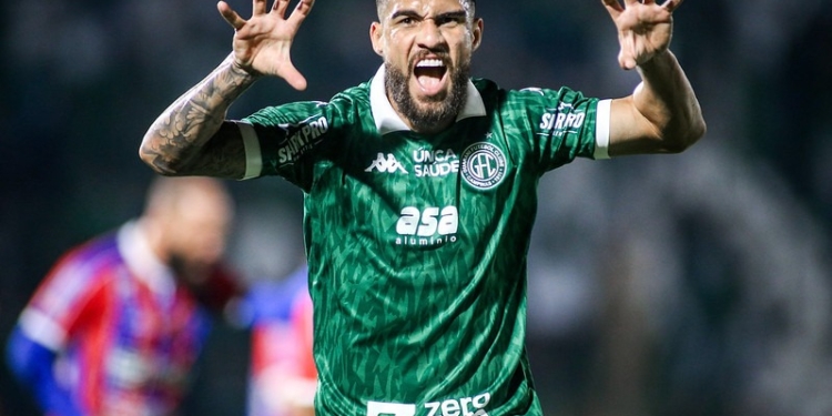 Bruno Santos chega a 6 gols e briga pela artilharia da Série C