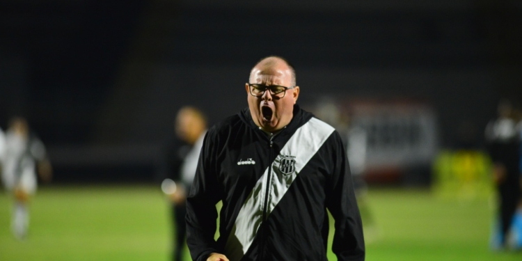 Marcelo Fernandes convoca torcida da Ponte para decisão que pode garantir acesso à Série B