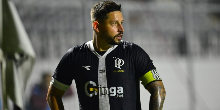 Elvis exalta força do elenco da Ponte em meio às adversidades: “Nunca vi no futebol”