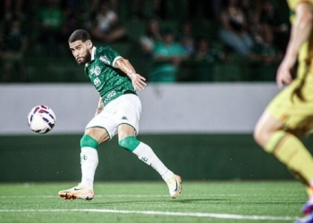 Bruno Santos corre 35,7 km/h e bate recorde de velocidade no Guarani em 2025