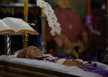 Fiéis prestam homenagens a Dom Gilberto na Catedral Metropolitana até esta quinta-feira