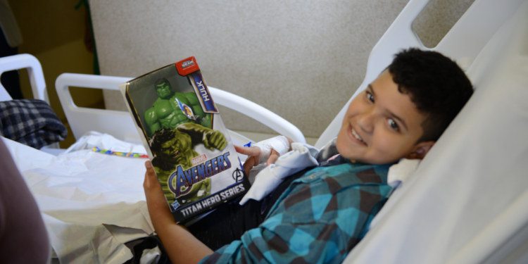 Mário Gatti faz campanha de doação de brinquedos para o Dia das Crianças