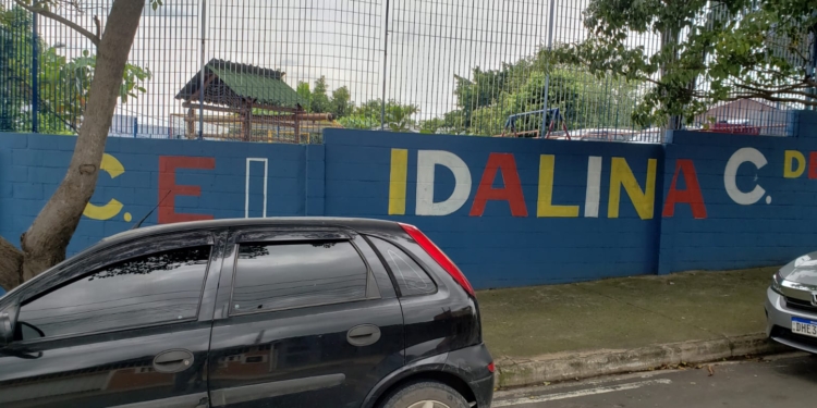 Prefeitura faz bloqueio na CEI Idalina Caldeira Souza Pereira após morte de criança por meningite