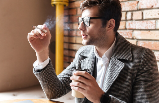 O vício pelo cigarro sob o olhar da psicanálise – por Thiago Pontes