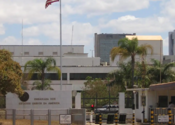 Embaixada dos EUA no Brasil ameaça Alexandre de Moraes