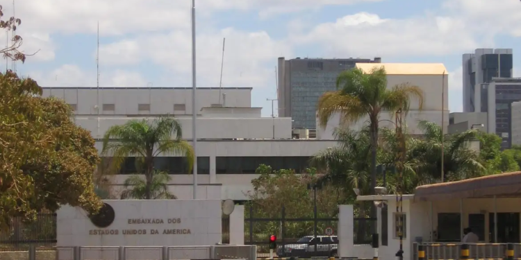 Embaixada dos EUA no Brasil ameaça Alexandre de Moraes