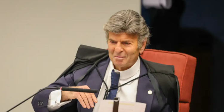 Fux defende anular todo o processo por falta de competência do STF