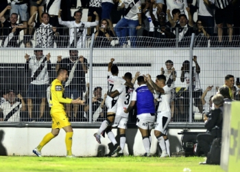 Ponte Preta empata com o Náutico e fica perto do acesso à Série B