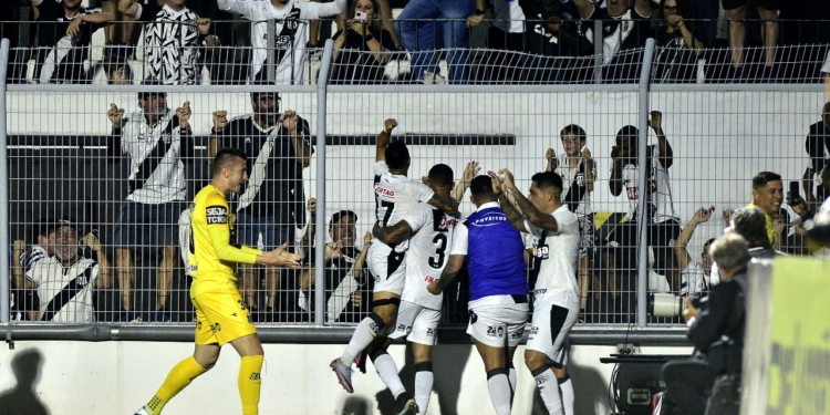 Ponte Preta empata com o Náutico e fica perto do acesso à Série B