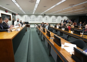 Conselho de Ética da Câmara instaura processo contra Eduardo Bolsonaro