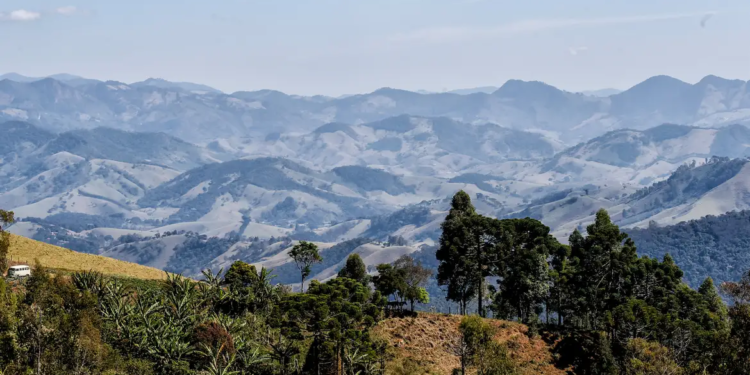 Icônica, Serra da Mantiqueira ganha revista cultural que exalta suas belezas e história