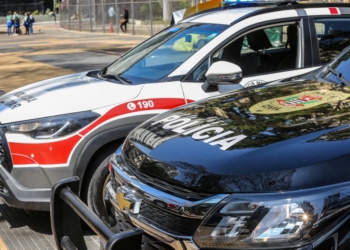 Polícia cumpre 8 mandados de busca e apreensão no caso do ex-delegado assassinado