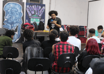 Poetas da região disputam vaga em batalha estadual do Slam Voz e Arte