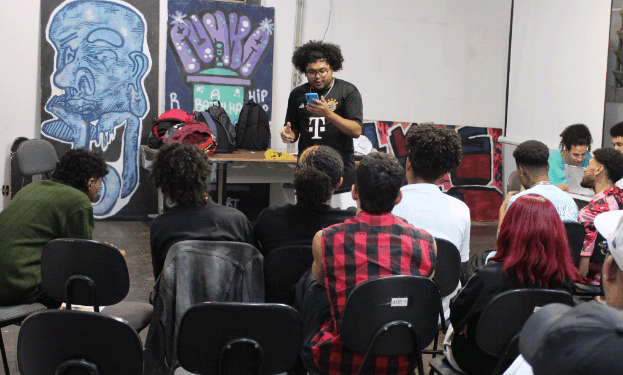 Poetas da região disputam vaga em batalha estadual do Slam Voz e Arte